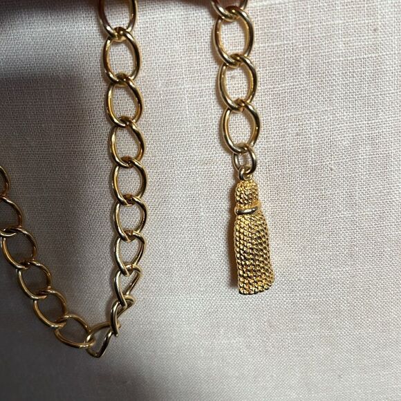 Single Strand Gold Body Chain adjustable with gold tassel charm - Picture 3 of 5